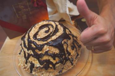 Quick No-Bake Banana Gingerbread Cake