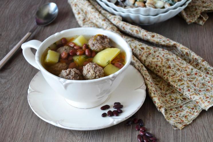 Hearty Meatball and Bean Soup