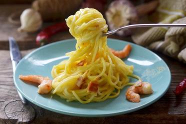Shrimp Carbonara: Creamy Pasta Delight