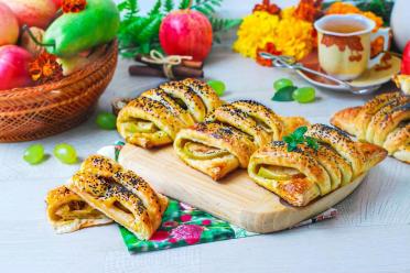 Quick & Easy Apple Puff Pastries