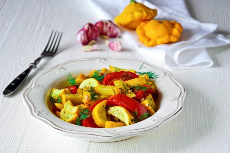 Quick and Easy Zucchini with Tomatoes and Garlic