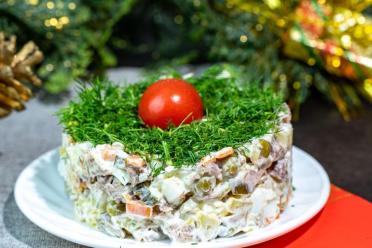 Hearty Olivier Salad with Beef and Vegetables