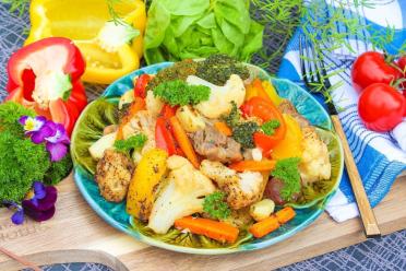 Oven-Roasted Turkey and Cauliflower