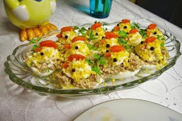 Tuna-Stuffed Deviled Eggs