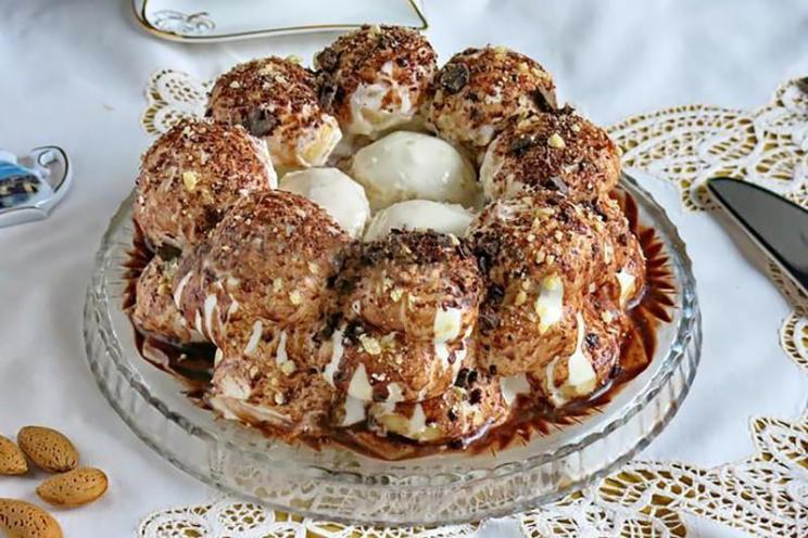 Nuts & Chocolate Nest Cake Nuts & Chocolate Nest Cake