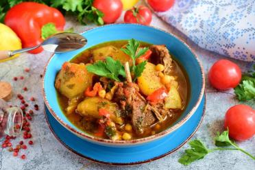 Aromatic Azerbaijani Lamb and Chickpea Soup