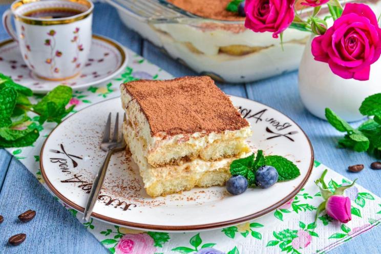 Easy No-Bake Tiramisu with Mascarpone