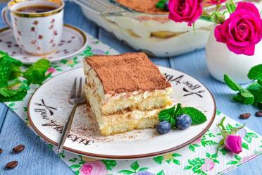 Easy No-Bake Tiramisu with Mascarpone
