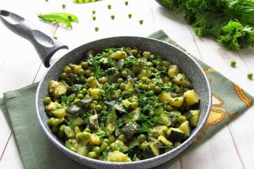 Sautéed Zucchini and Green Peas