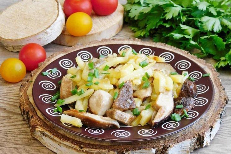 Pan-Fried Potatoes with Porcini Mushrooms Pan-Fried Potatoes with Porcini Mushrooms