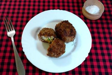 Stuffed Meat Cutlets with Green Onions and Eggs
