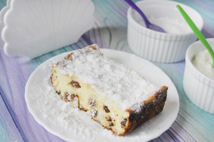 Sour Cream and Raisin Cottage Cheese Casserole Sour Cream and Raisin Cottage Cheese Casserole