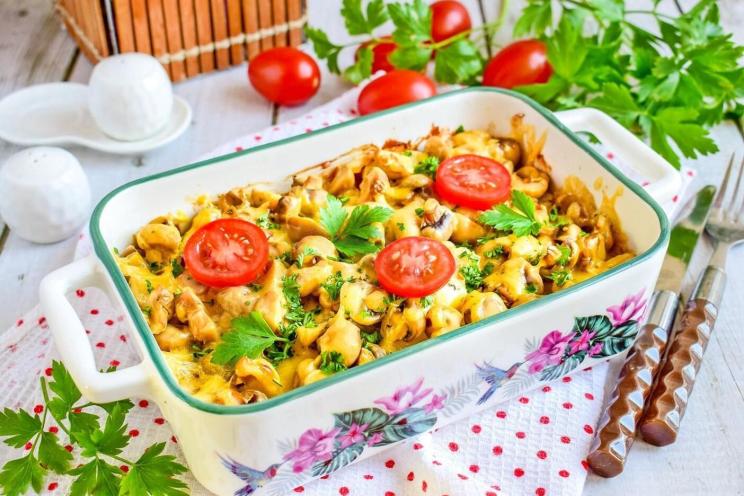 Oven-Baked Chicken with Potatoes and Mushrooms