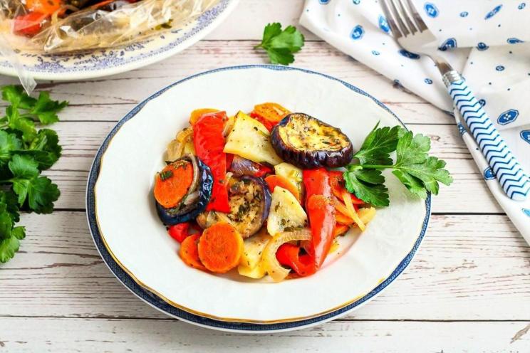 Oven-Baked Vegetables in a Steam Sleeve Oven-Baked Vegetables in a Steam Sleeve