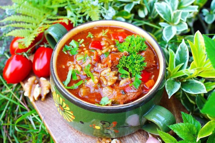 Hearty Georgian Fire-Cooked Soup Hearty Georgian Fire-Cooked Soup