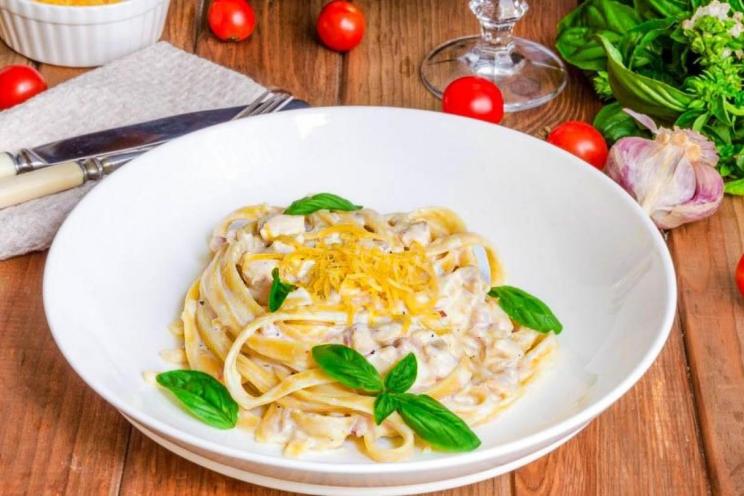 Creamy Chicken Fettuccine for a Quick, Delicious Dinner Creamy Chicken Fettuccine for a Quick, Delicious Dinner