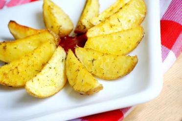 Garlic Roasted Country-Style Potatoes