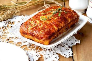 Sun-Dried Tomato & Mozzarella Snack Cake with Thyme
