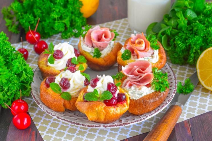 Fluffy Yorkshire Pudding: Versatile English Delight Fluffy Yorkshire Pudding: Versatile English Delight