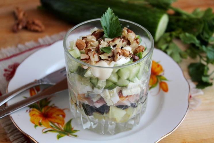 Layered Smoked Chicken and Prune Salad Layered Smoked Chicken and Prune Salad