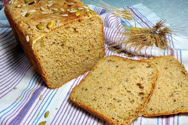 Seed-Rich Vitamin Bread with Whey