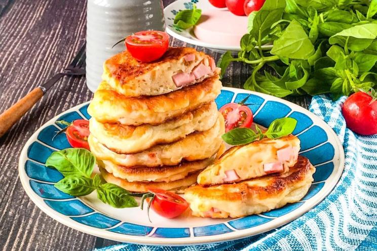 Kefir Pancakes with Cheese and Sausage: A Hearty Family Breakfast Kefir Pancakes with Cheese and Sausage: A Hearty Family Breakfast