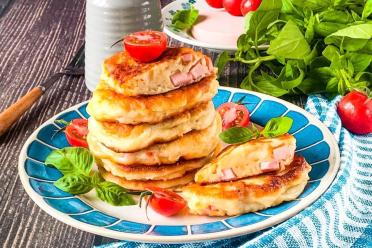 Kefir Pancakes with Cheese and Sausage: A Hearty Family Breakfast