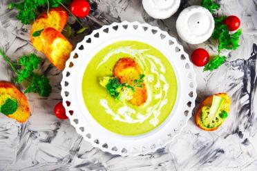 Healthy & Delicious Creamy Broccoli Soup