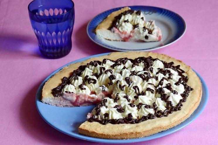 Coconut and Strawberry Dacquoise Cake Coconut and Strawberry Dacquoise Cake