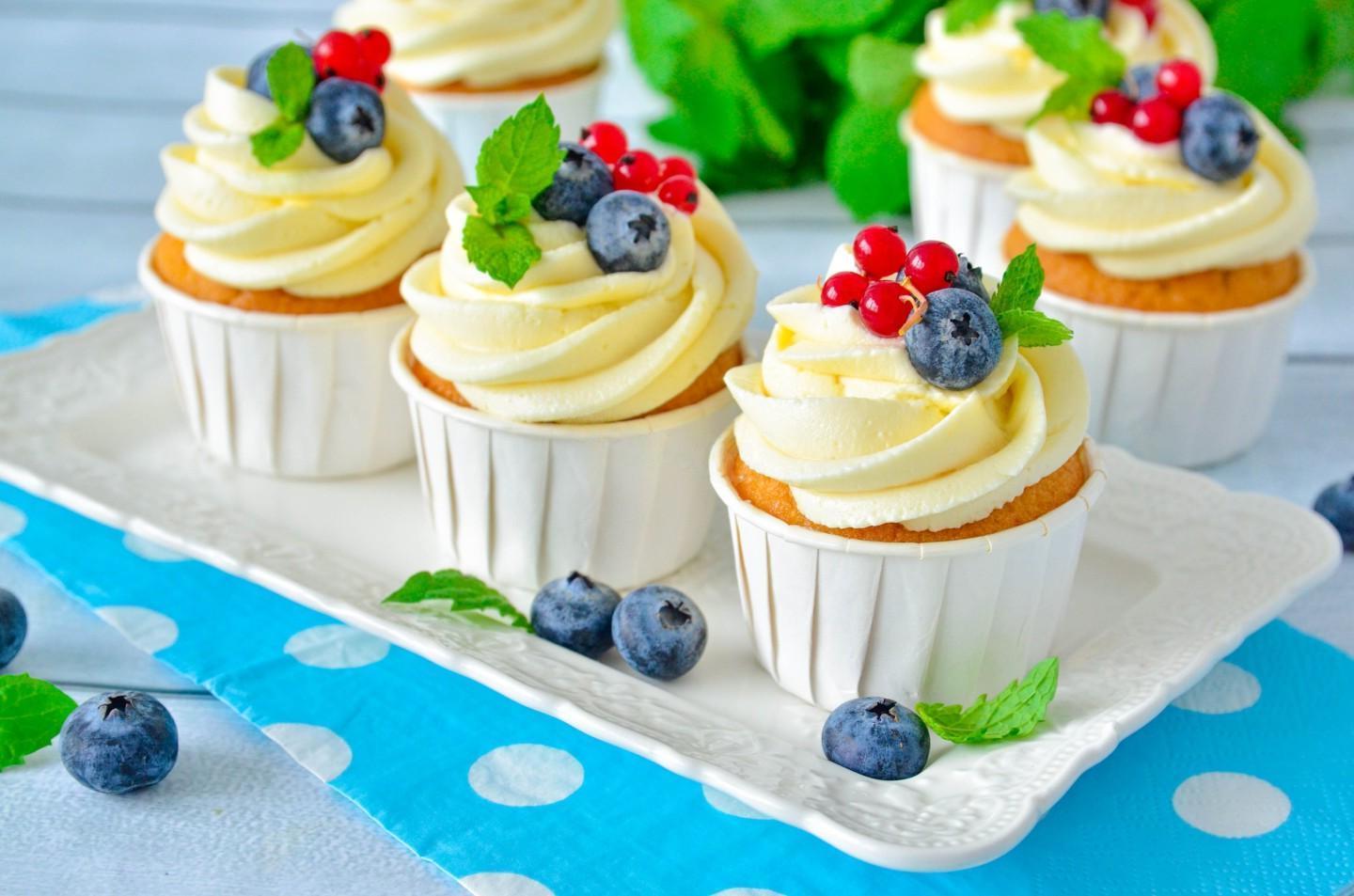 Easy Holiday Cupcakes