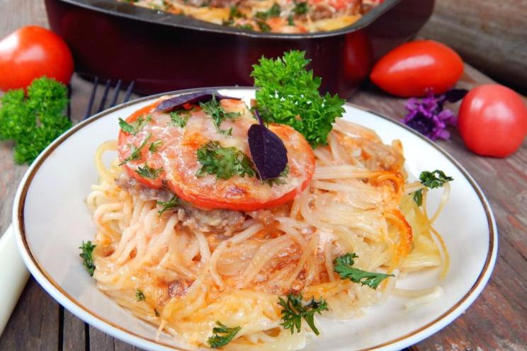 Baked Spaghetti Nests with Minced Meat and Cheese Baked Spaghetti Nests with Minced Meat and Cheese