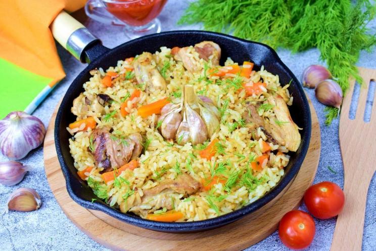Quick and Tasty Chicken Pilaf in a Pan