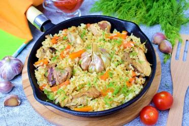 Quick and Tasty Chicken Pilaf in a Pan