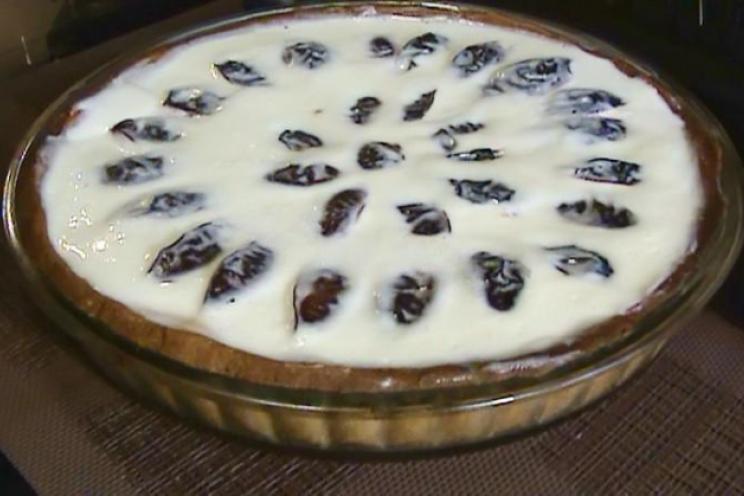 Plum & Sour Cream Shortbread Pie Plum & Sour Cream Shortbread Pie