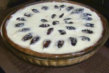 Plum & Sour Cream Shortbread Pie