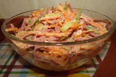 Quick Korean-Style Salad with Smoked Sausage and Carrots