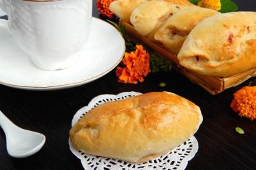 Fluffy Yeast Pies with Dry Yeast