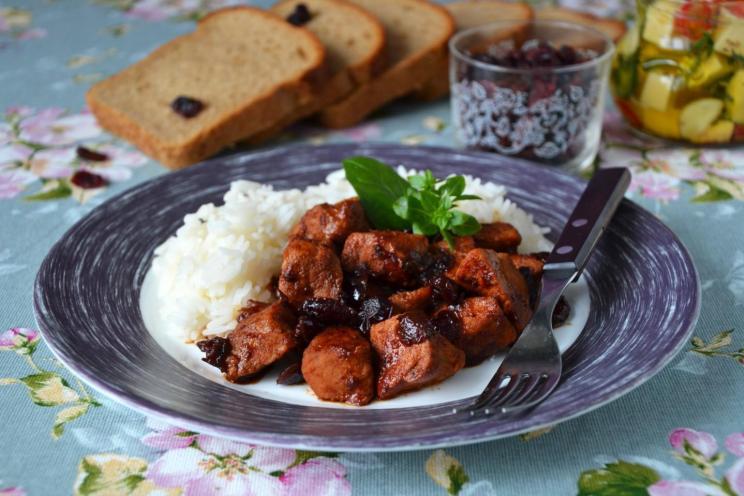 Cranberry Pan-Fried Pork Goulash