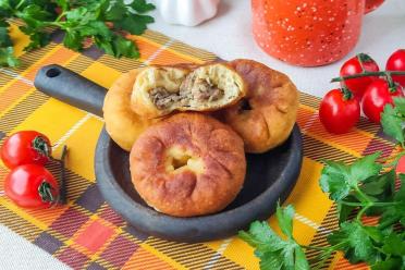 Quick & Juicy Kefir Belyashi with Meat (No Yeast)