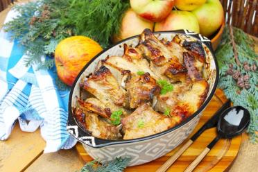 Honey-Apple Baked Pork Ribs