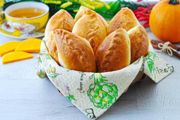 Pumpkin Sweet Pies: Oven-Baked Yeast Dough Recipe