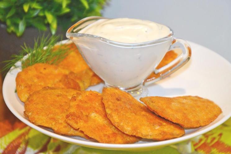 Crispy Carp Caviar Pancakes with Creamy Sauce Crispy Carp Caviar Pancakes with Creamy Sauce