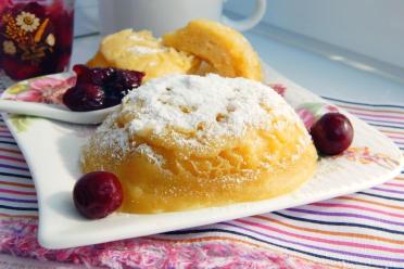 Quick & Easy Microwave Cupcake (No Cocoa)