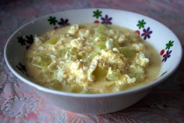 Creamy Zucchini Stew with Eggs