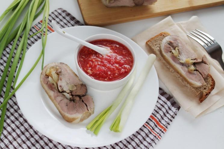 Stuffed Knuckle Roll with Fried Onions