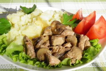 Slow Cooker Pork and Mushrooms