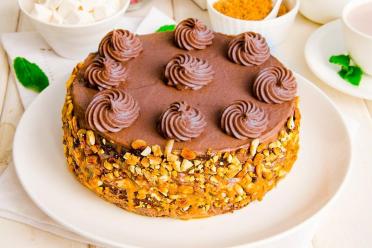 Ultimate Snickers Peanut Cake