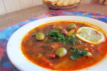 Slow Cooker Mixed Meat Solyanka