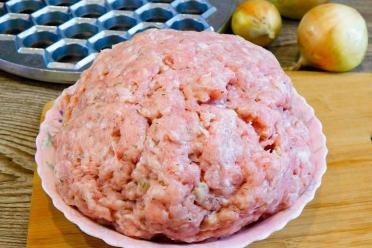 Juicy Homemade Minced Pork Dumplings