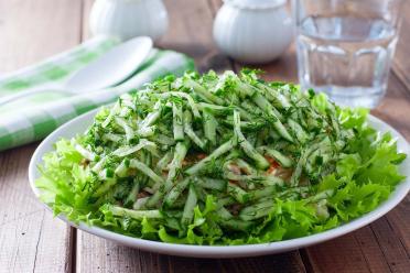 Norwegian Romaine Salad Delight